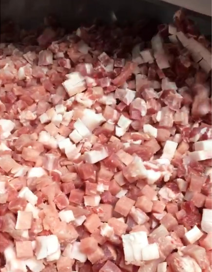 肉(rou)丁(ding)機(ji)